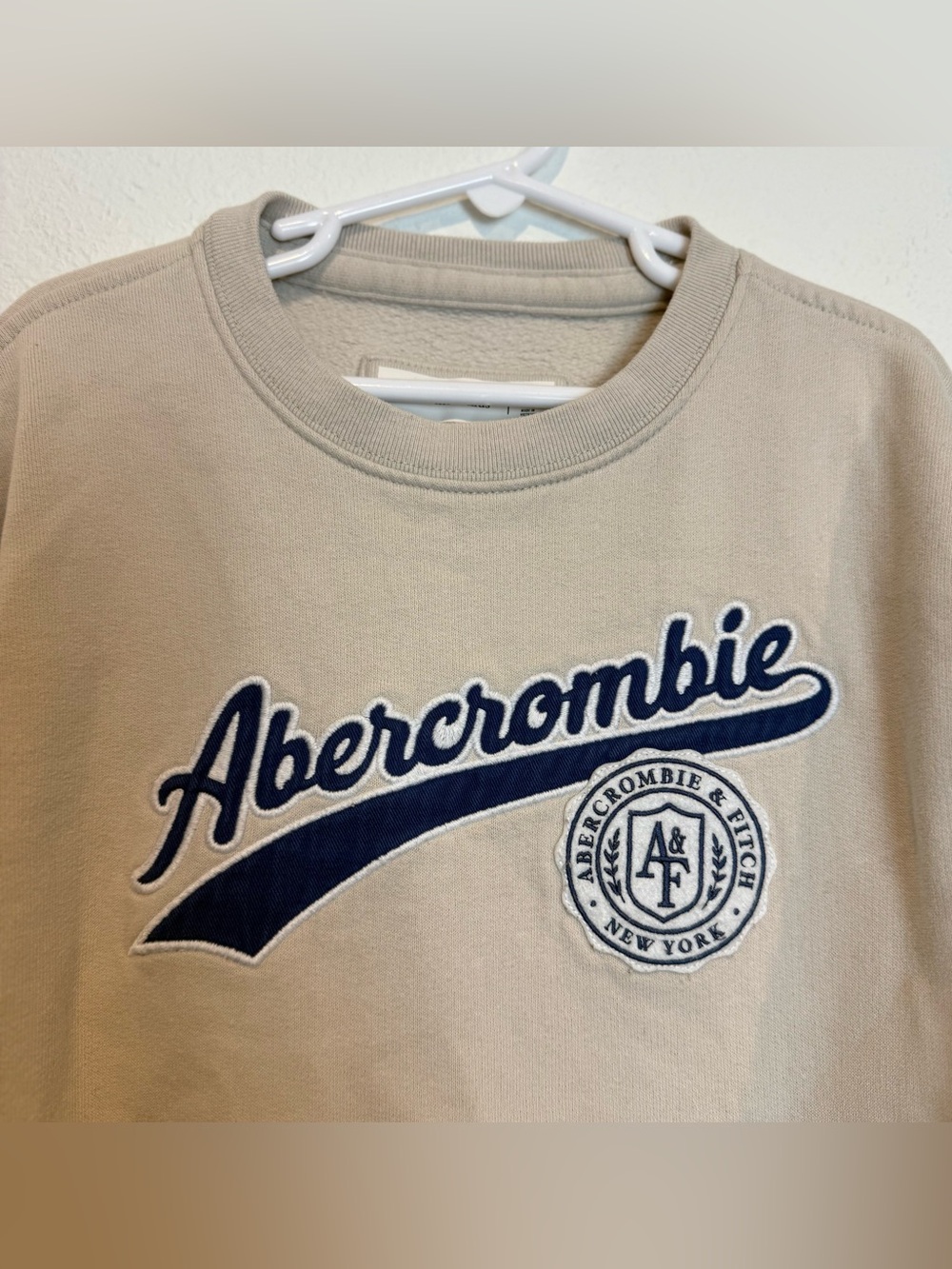 Abercrombie Kids Cream Tan Crewneck Sweatshirt Pullover Relaxed Fit Size 7/8 EUC